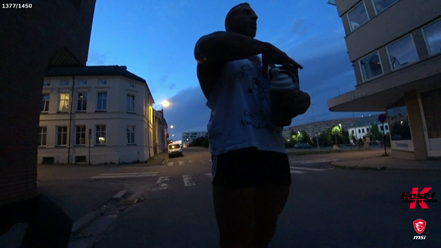 Knut gets grabbed on by random girl on the street after workout
