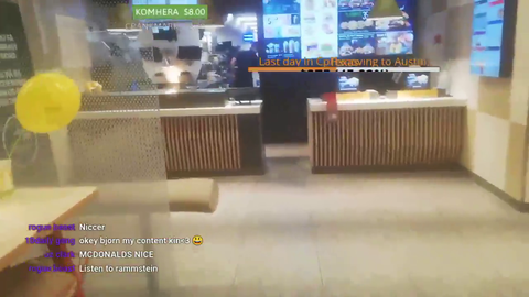 Livestreamer Bjorn asking 3 fine gentlemen how they are doing
