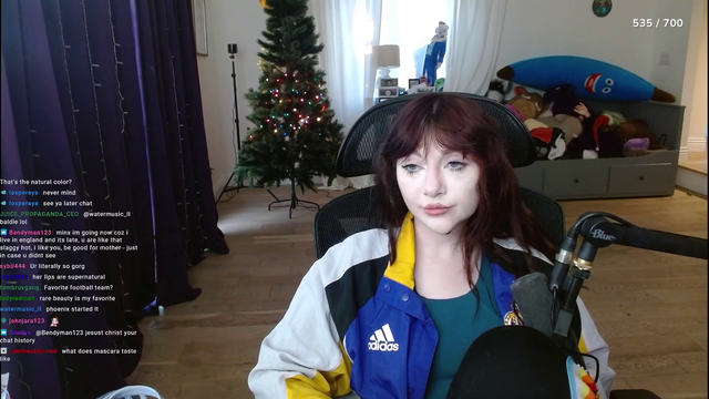 Theres a lot going on in Justaminx's stream