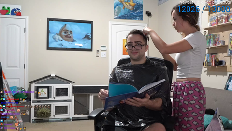 Jon Antoine sings for Mizkif while he gets a haircut