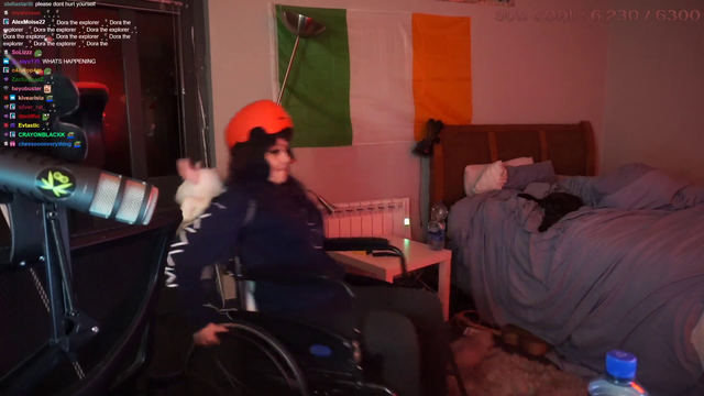 Minx's trys to clap