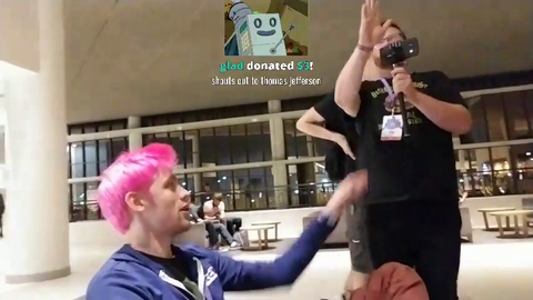 Sodapoppin's crazy obsessed stalker fan tries to meet him at TwitchCon.