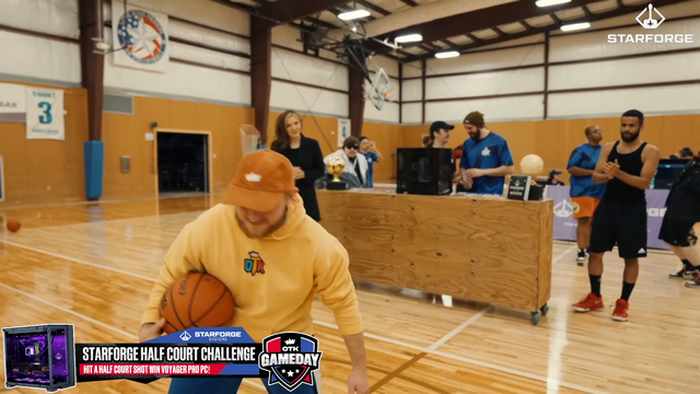 HALF COURT SHOTTTT!!