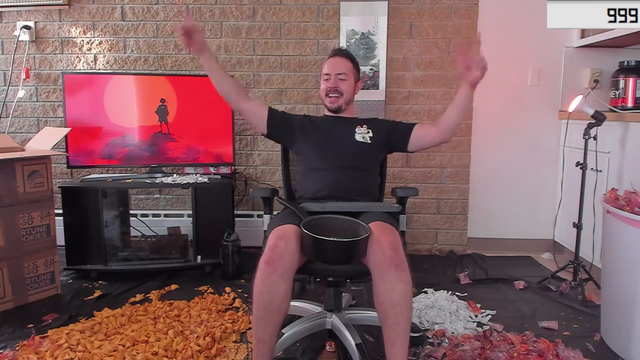 Streamer reads final fortune from 1,000th cookie after streaming 9 hours straight