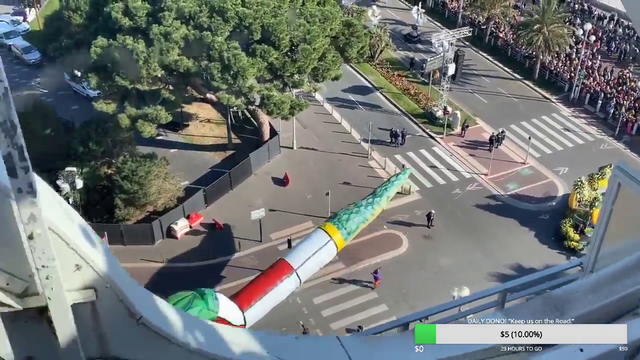Giant snake attacks people in NICE,France