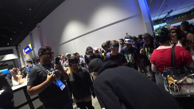 XQC shreds a fan's Penny Board (wholesome)