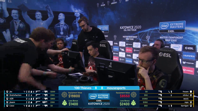 Pro CSGO player get monitor switched mid game, and it looks like a F1 pit stop