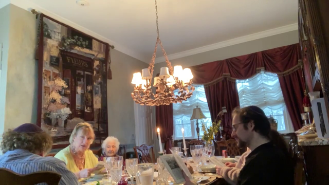 Dog jumpscare interrupts Passover Seder