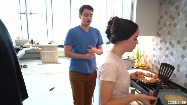 Mizkif gets a snack from Maya
