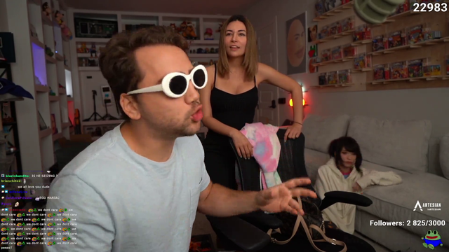 Alinity speaks about how streamers are scared to defend their friends publicly