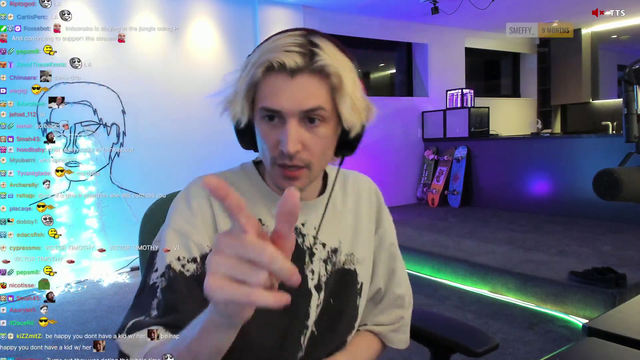 xQc makes a fat joke about female overwatch player
