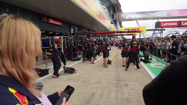 F1 Team practices pitstop on Twitch
