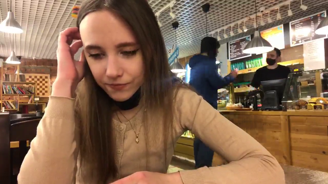Creepy guy scared an IRL Streamer