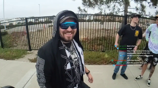 People on street mistake Twitch streamer for Bam Margera