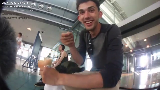 Streamer finds broken knife in bagel