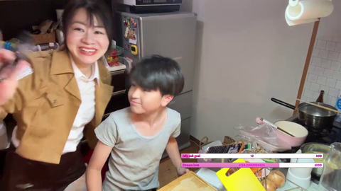 Japanese mom of 2 shows chat her Attack on Titan cosplay