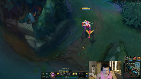 Tyler1 gets caught starin