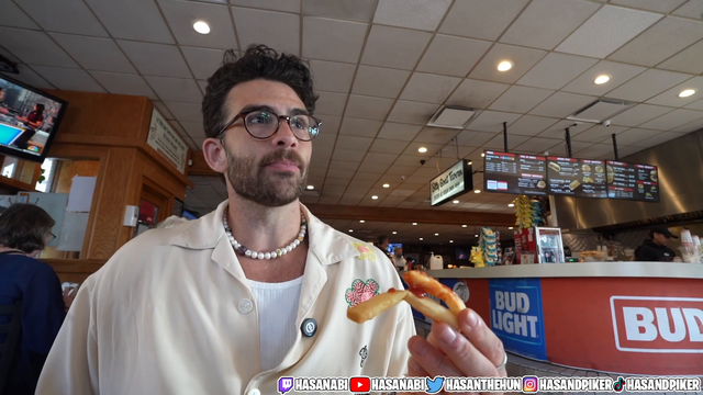 Destiny fan stream snipes Hasan