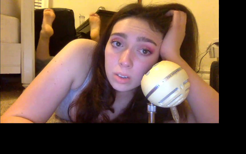 mirror falls on girls head