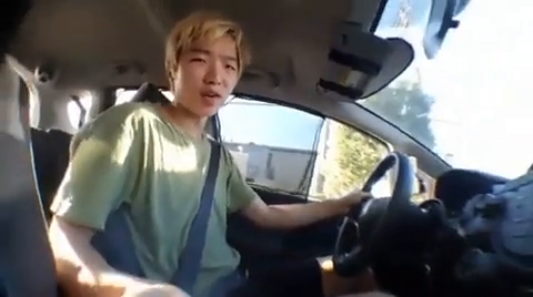 Streamer gets into a car crash